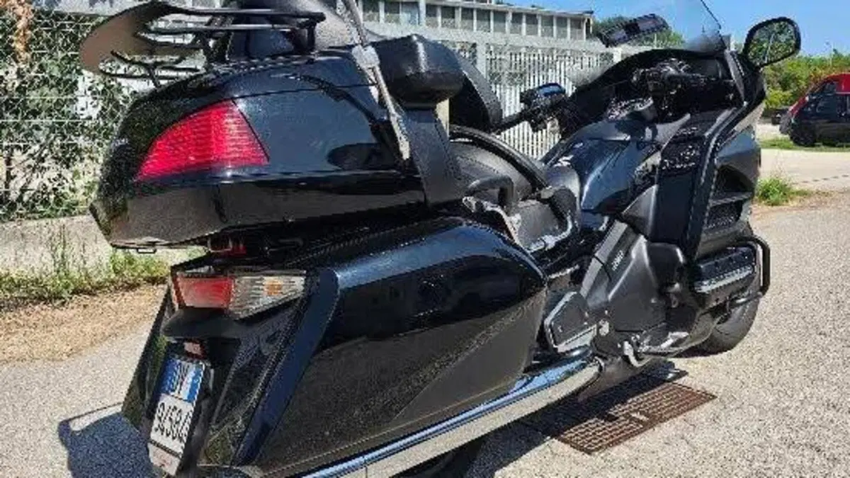 Honda GL 1800 Gold Wing (2012 - 17)  (4)