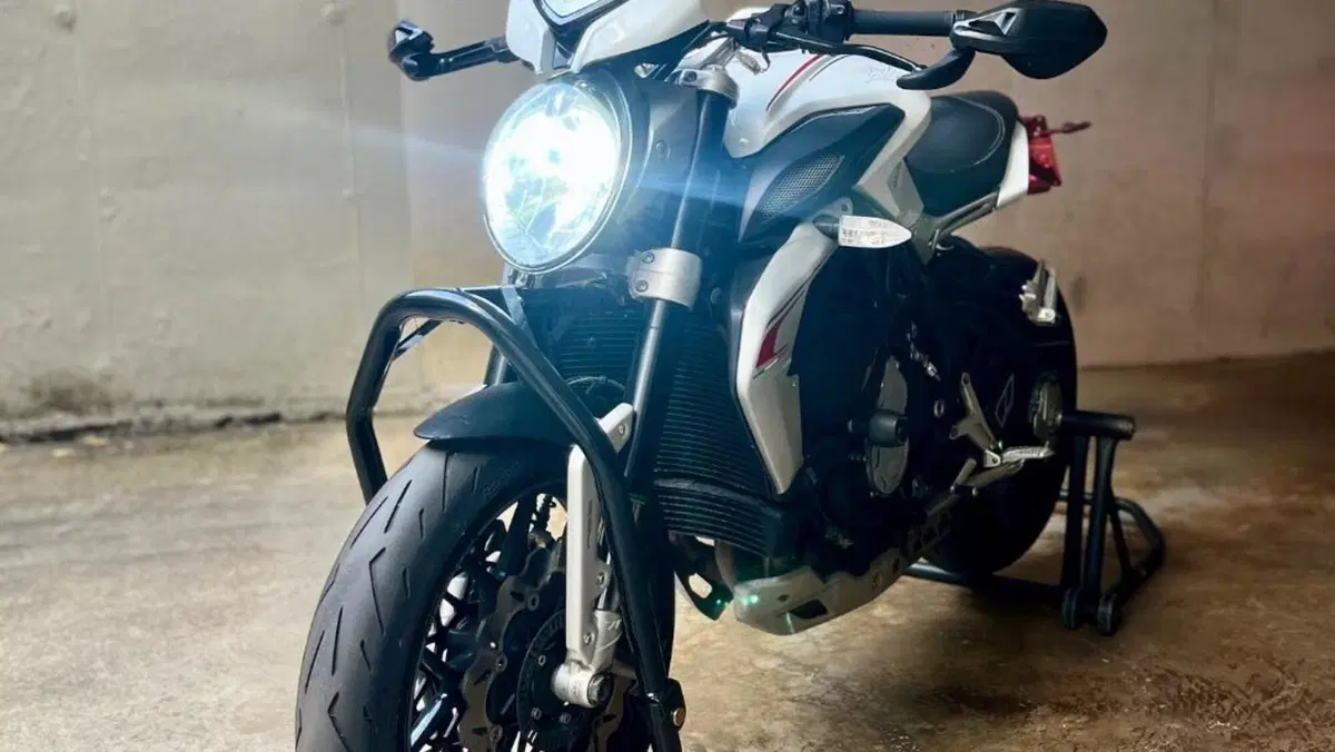 MV Agusta Dragster 800 (2014 - 19)  (2)