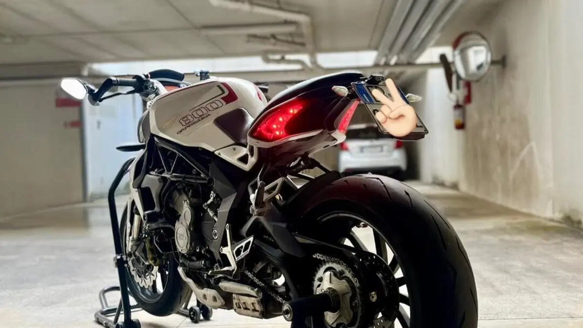 MV Agusta Dragster 800 (2014 - 19)  (4)
