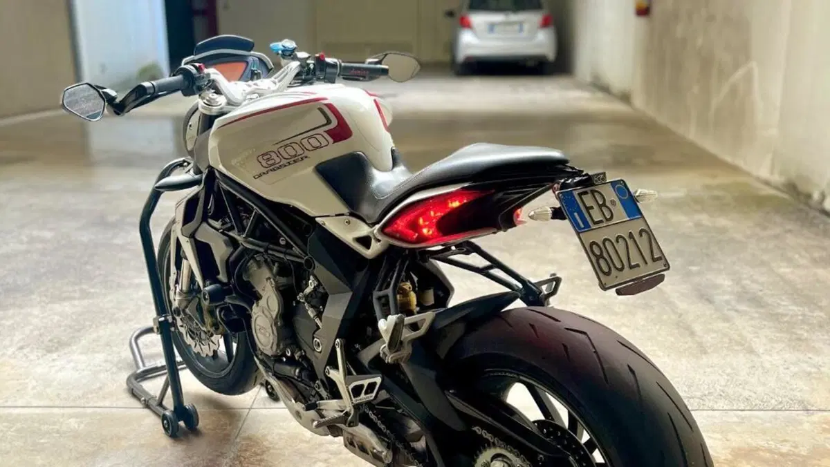MV Agusta Dragster 800 (2014 - 19)  (5)