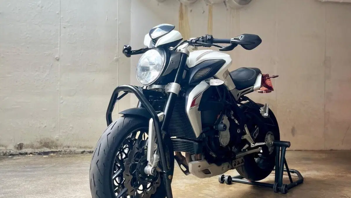 MV Agusta Dragster 800 (2014 - 19)  (7)