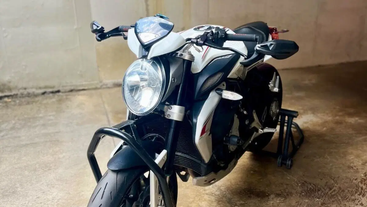MV Agusta Dragster 800 (2014 - 19)  (8)