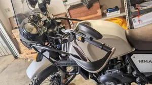 Royal Enfield Himalayan 411 (2021 - 24)  (3)