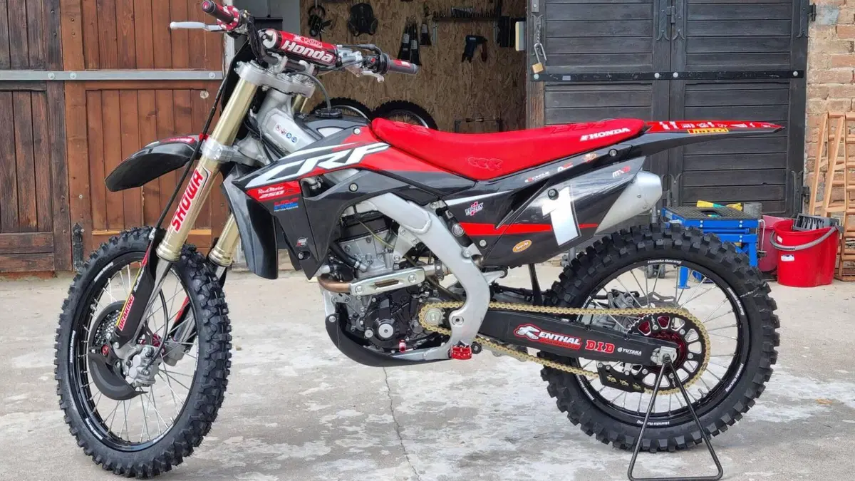 Honda CRF 250R (2020)  (6)