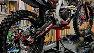 Honda CRF 250R (2020)  (8)