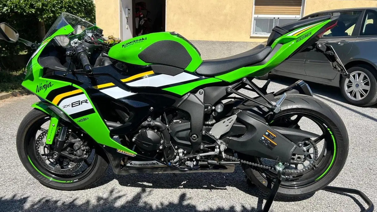 Kawasaki Ninja 636 ZX-6R (2024 - 26)  (2)