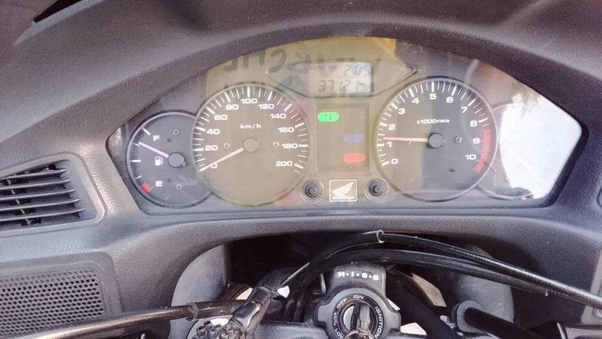 Honda Deauville 700 ABS  (4)