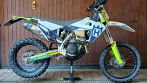 Husqvarna FE 250 (2022)  (2)