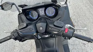 Yamaha T-Max 530 (2017 - 19)  (4)