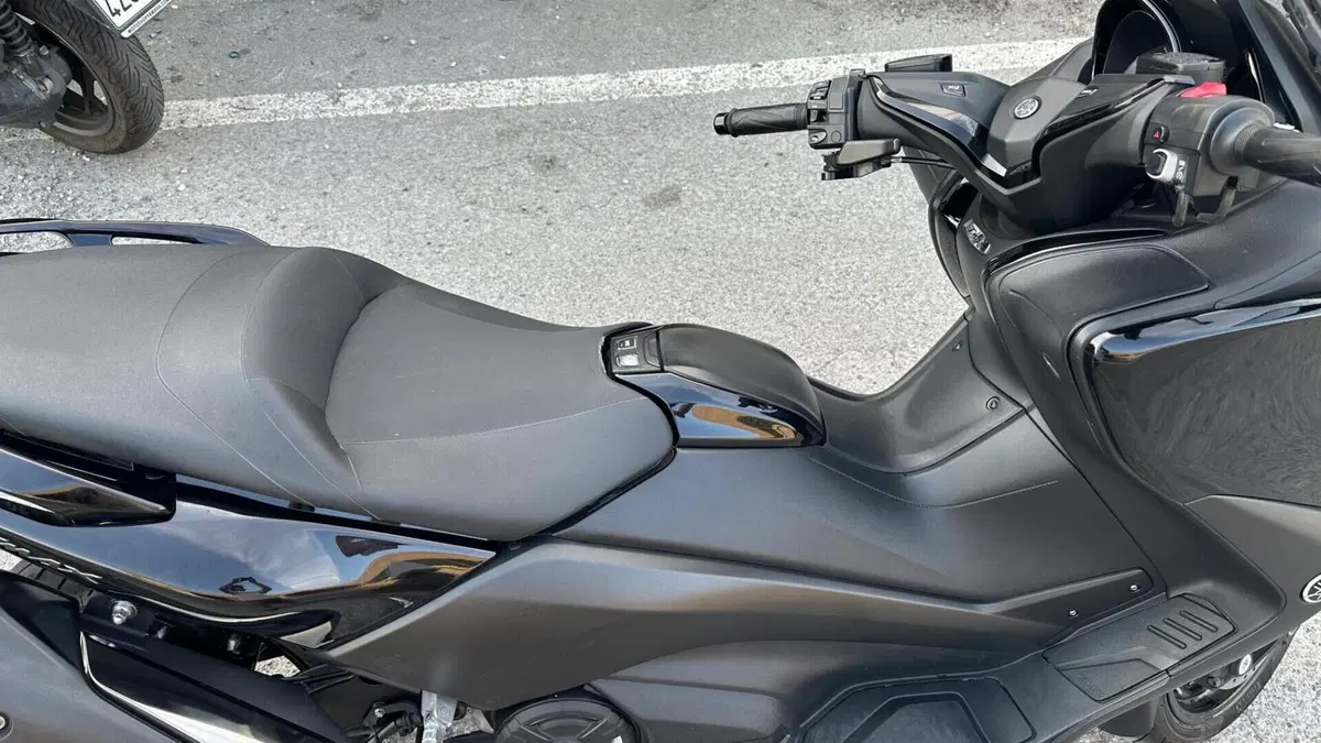 Yamaha T-Max 530 (2017 - 19)  (6)