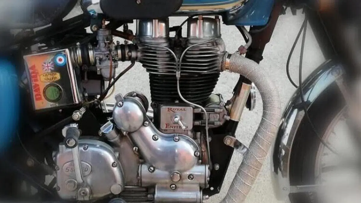 Royal Enfield Bullet 500 DLX Sixty/5  (4)