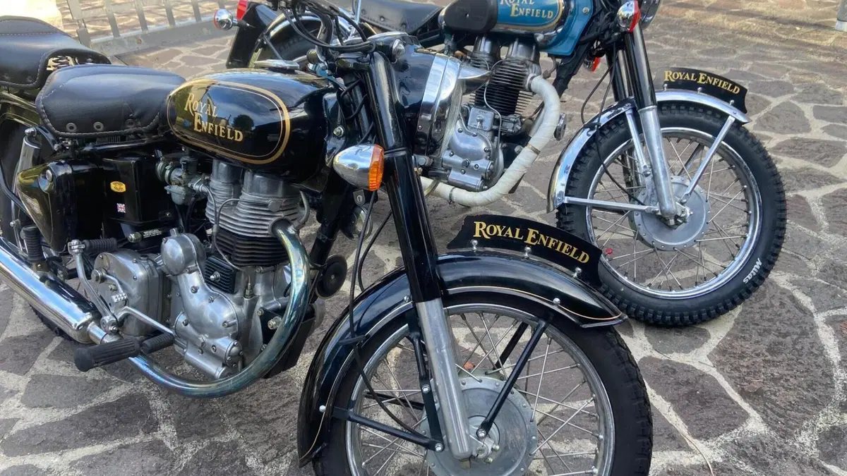 Royal Enfield Bullet 500 DLX Sixty/5  (5)