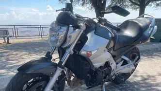 Suzuki GSR 600 (2006 - 11) usata