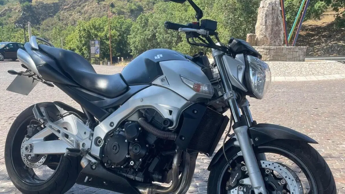 Suzuki GSR 600 (2006 - 11)  (2)