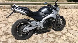 Suzuki GSR 600 (2006 - 11)  (10)