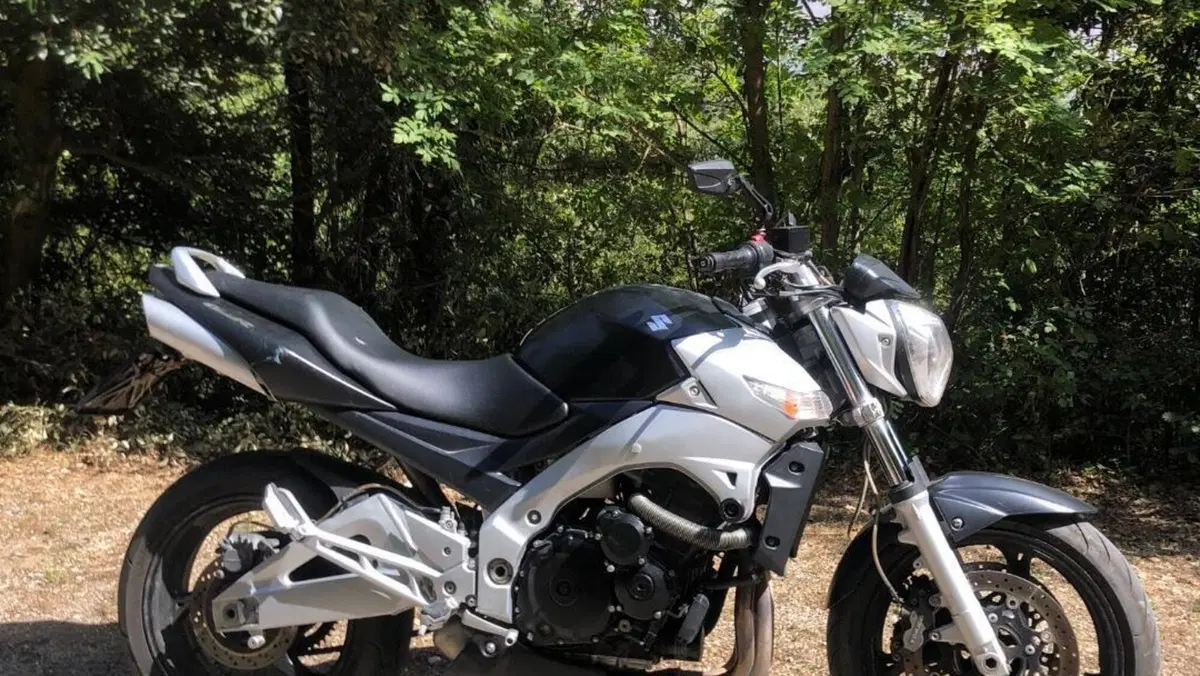 Suzuki GSR 600 (2006 - 11)  (13)
