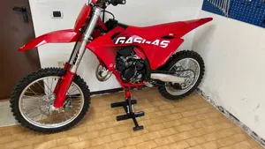GASGAS MC 125 (2025)  (3)