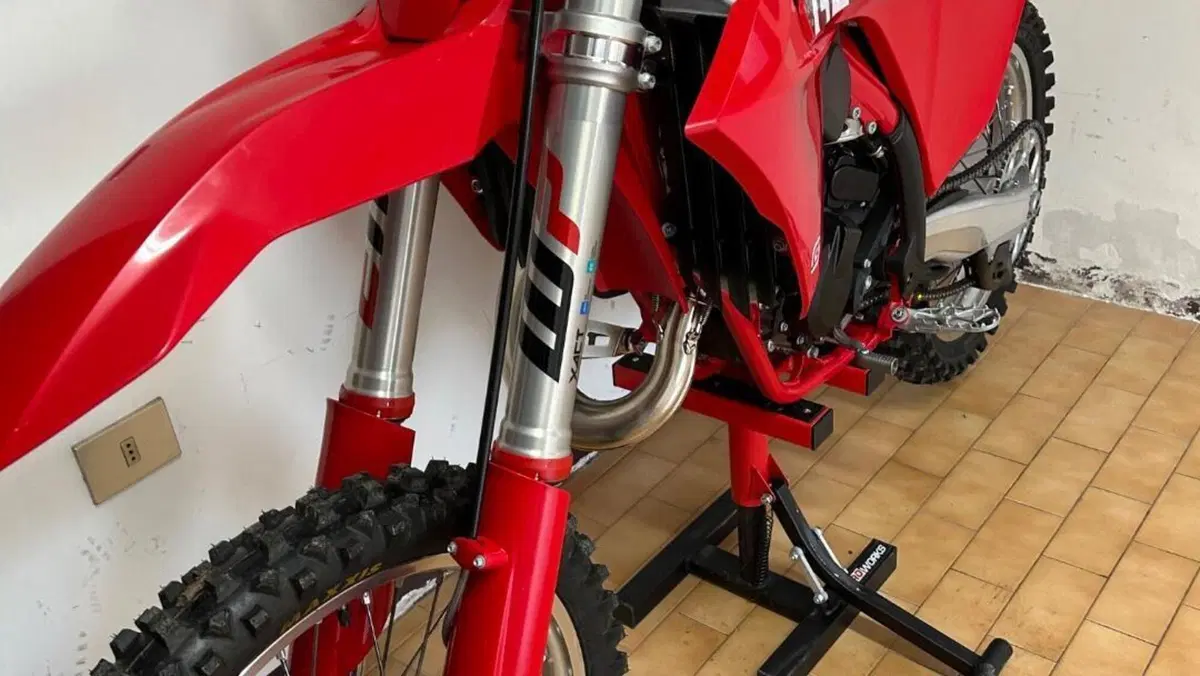 GASGAS MC 125 (2025)  (5)
