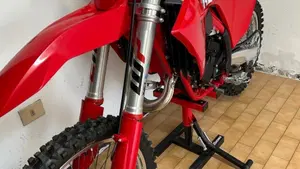 GASGAS MC 125 (2025)  (5)
