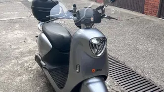Yadea M6L (2022 - 26) usata