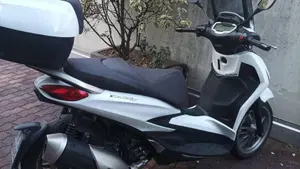 Piaggio Beverly 300 ABS-ASR (2021 - 25) 