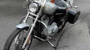 Harley-Davidson 883 Custom (2001 - 05) - XL 53C  (9)