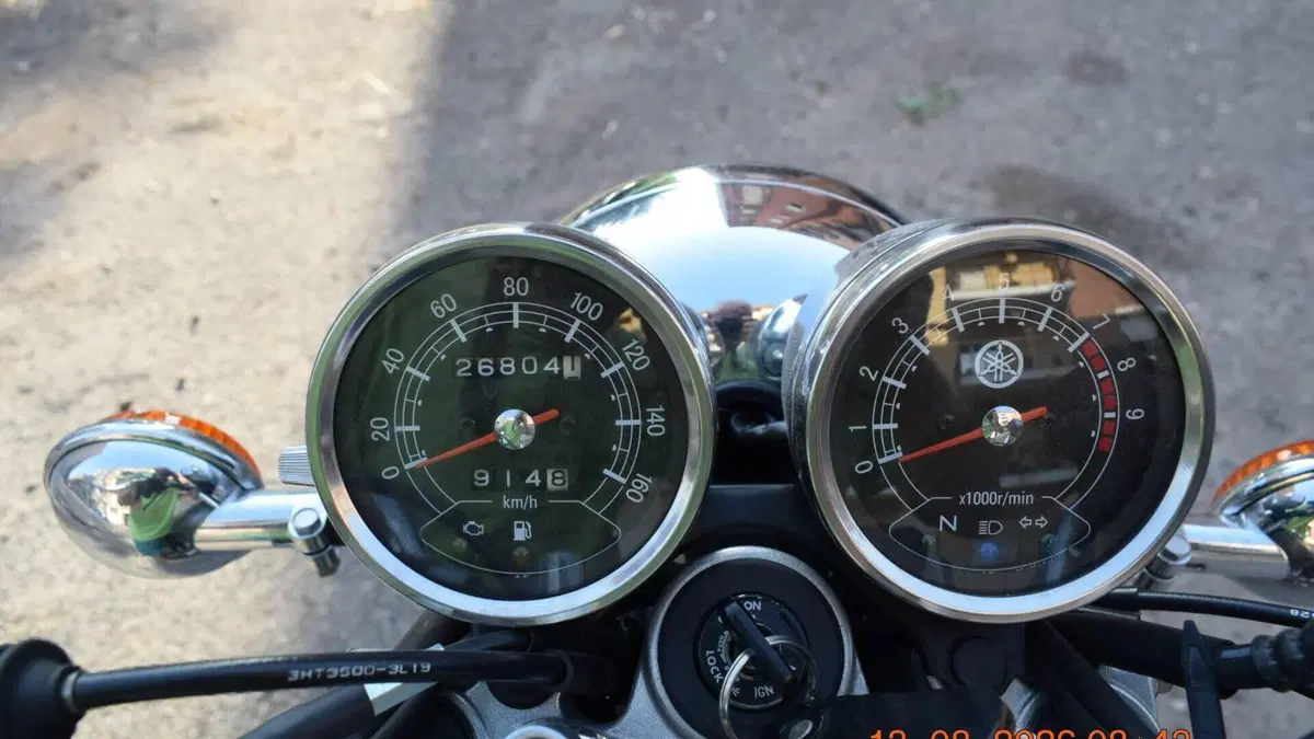 Yamaha SR 400 (2013 - 17)  (6)