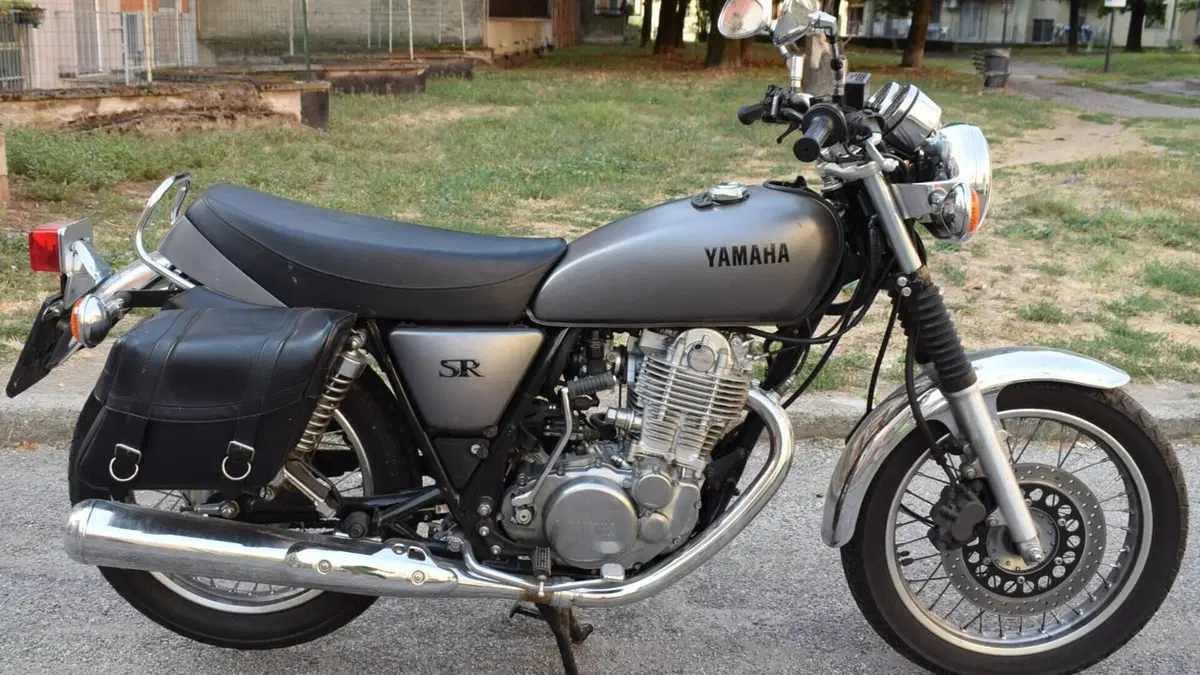 Yamaha SR 400 (2013 - 17)  (2)