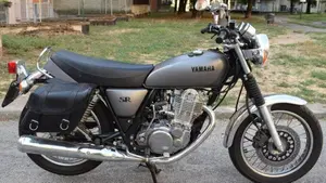 Yamaha SR 400 (2013 - 17)  (2)