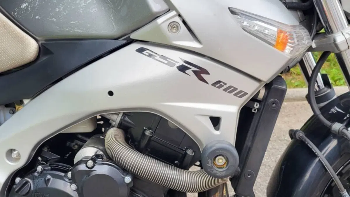Suzuki GSR 600 (2006 - 11)  (9)