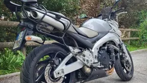 Suzuki GSR 600 (2006 - 11)  (2)