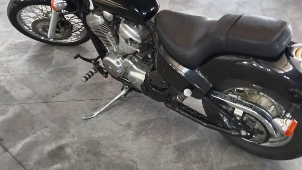 Honda VT 600 C Shadow (1989 - 02)  (4)