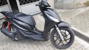 Piaggio Medley 125 S ABS (2021 - 24)  (4)