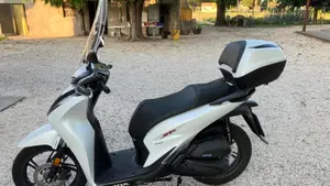 Honda SH 150i Sport (2024 - 25)  (2)