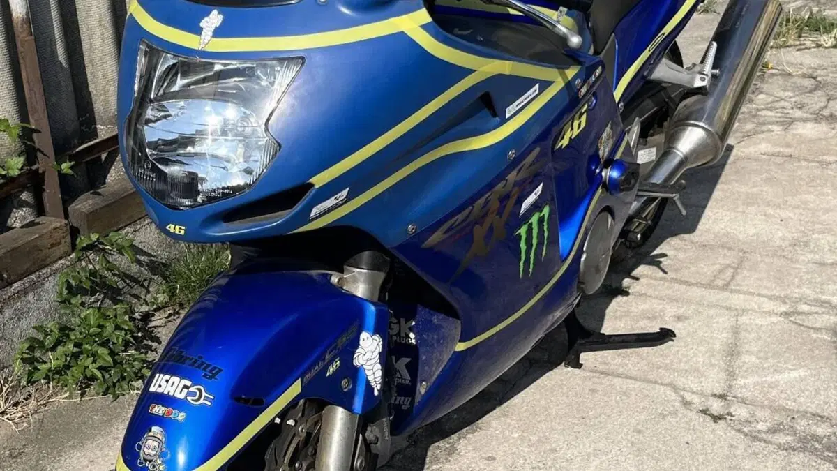 Honda CBR 1100 XX Superblackbird (1999 - 00)  (3)