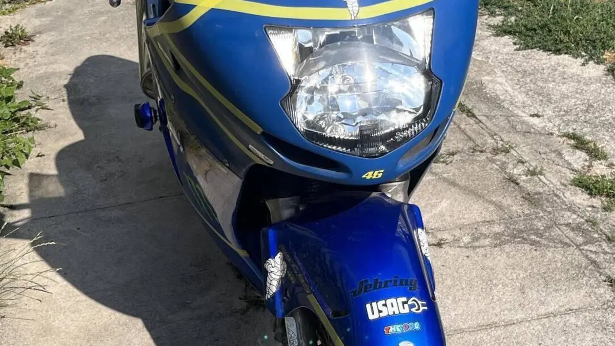 Honda CBR 1100 XX Superblackbird (1999 - 00)  (4)