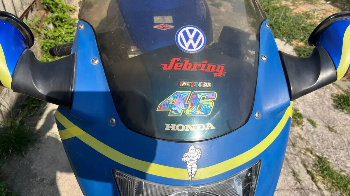 Honda CBR 1100 XX Superblackbird (1999 - 00)  (6)