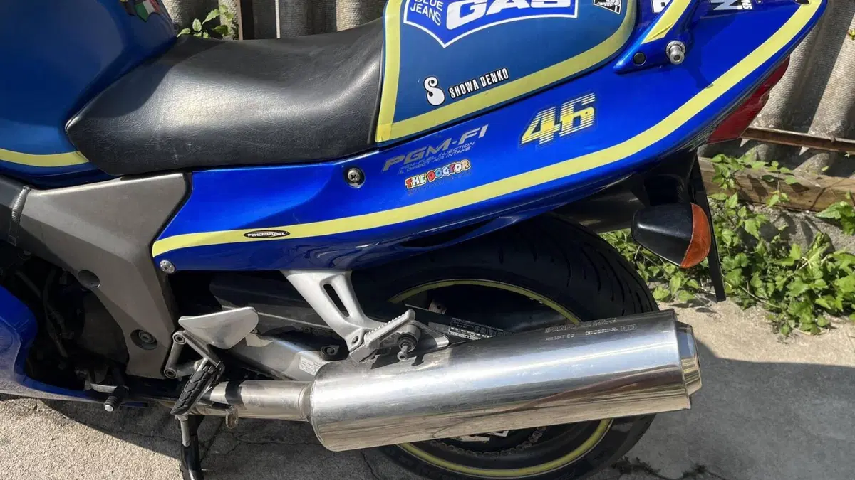 Honda CBR 1100 XX Superblackbird (1999 - 00)  (9)