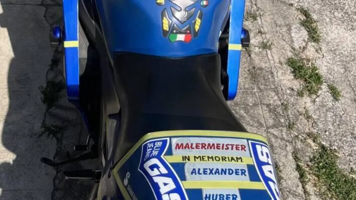 Honda CBR 1100 XX Superblackbird (1999 - 00)  (16)