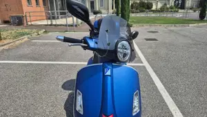 Vespa GTS 300 Hpe (2021 - 22)  (8)