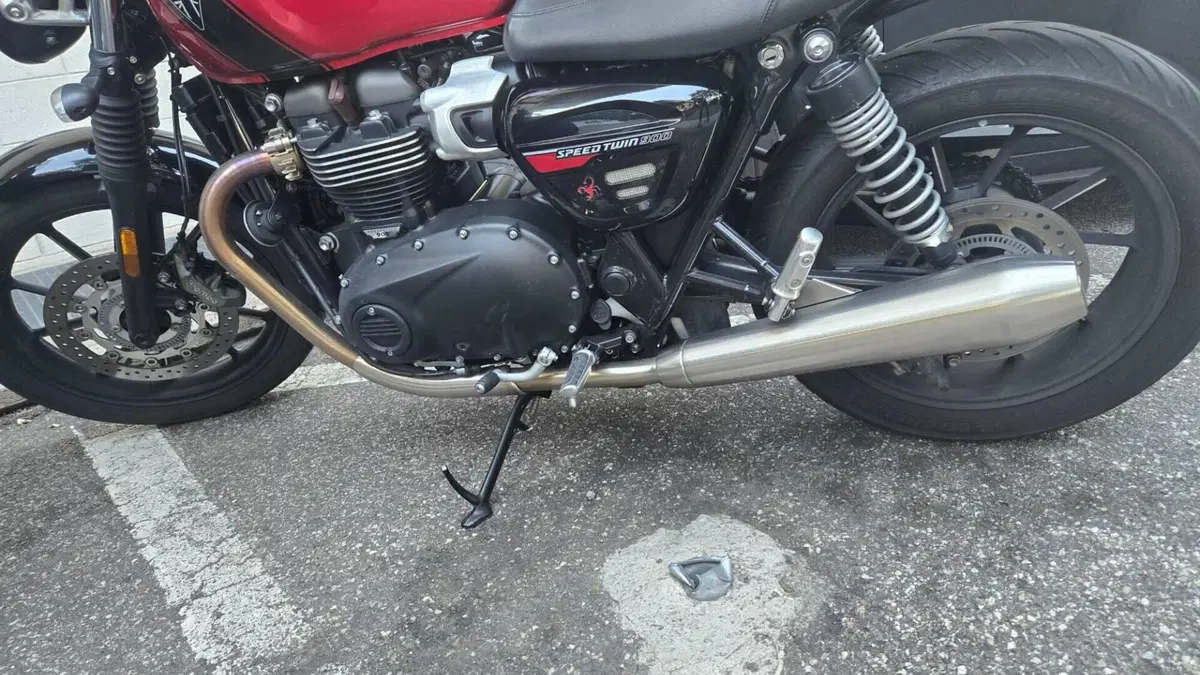 Triumph Speed Twin 900 Stealth Edition (2024)  (5)