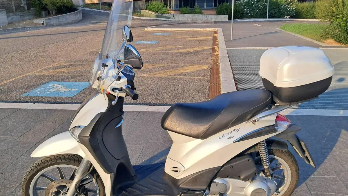 Piaggio Liberty 150 4T (2008 - 13)  (3)