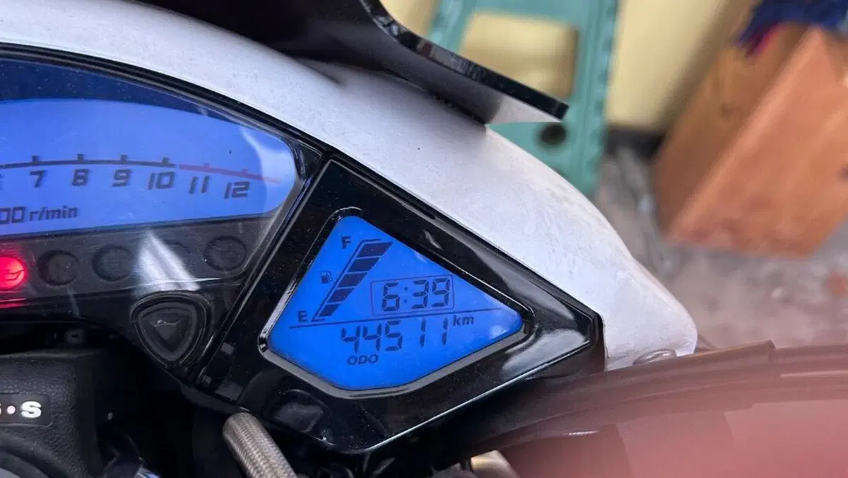 Honda CB 1000 R (2008 - 10)  (2)