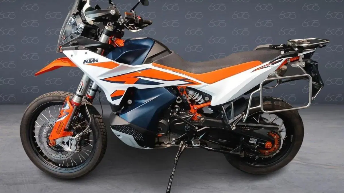 KTM 890 Adventure R (2023 - 24)  (2)