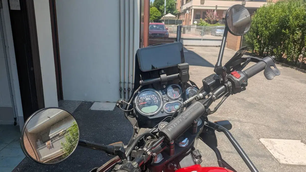 Royal Enfield Himalayan 411 (2021 - 24)  (2)