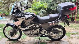 Honda Africa Twin XRV 750 (1996 - 02)  (2)