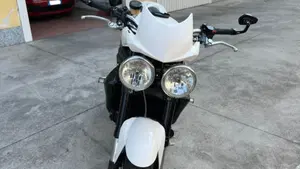Triumph Speed Triple 1050 (2005 - 11)  (4)