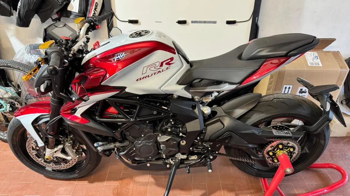 MV Agusta Brutale 800 RR (2021 - 25)  (3)
