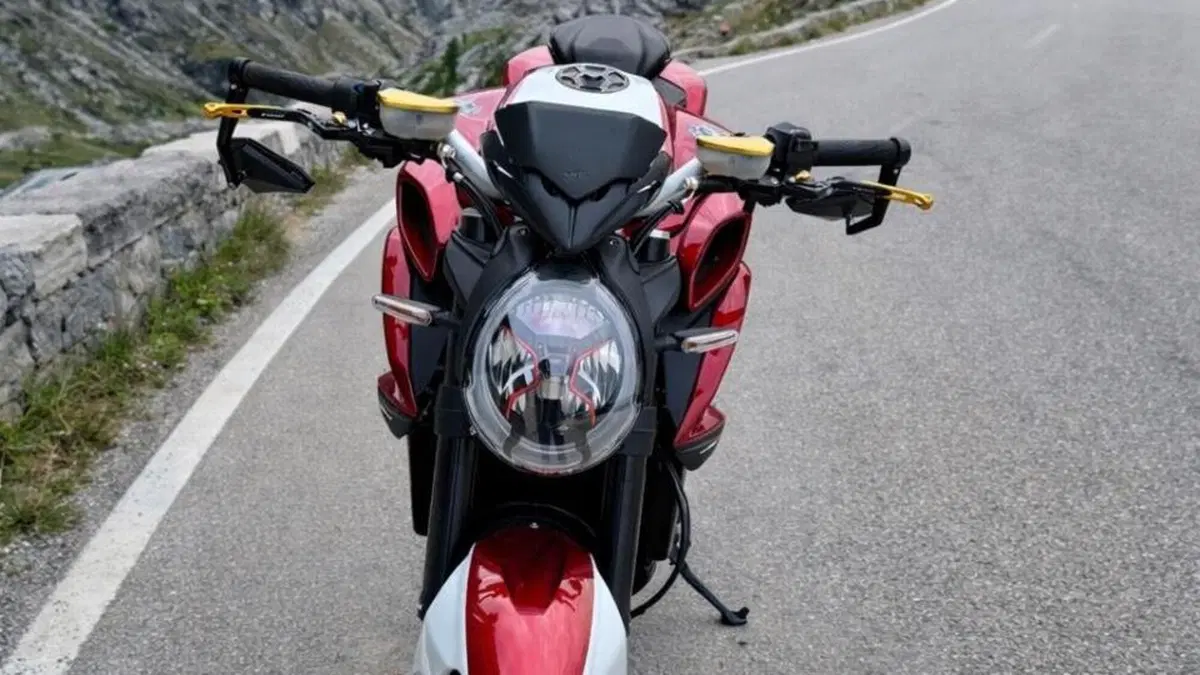 MV Agusta Brutale 800 RR (2021 - 25)  (5)