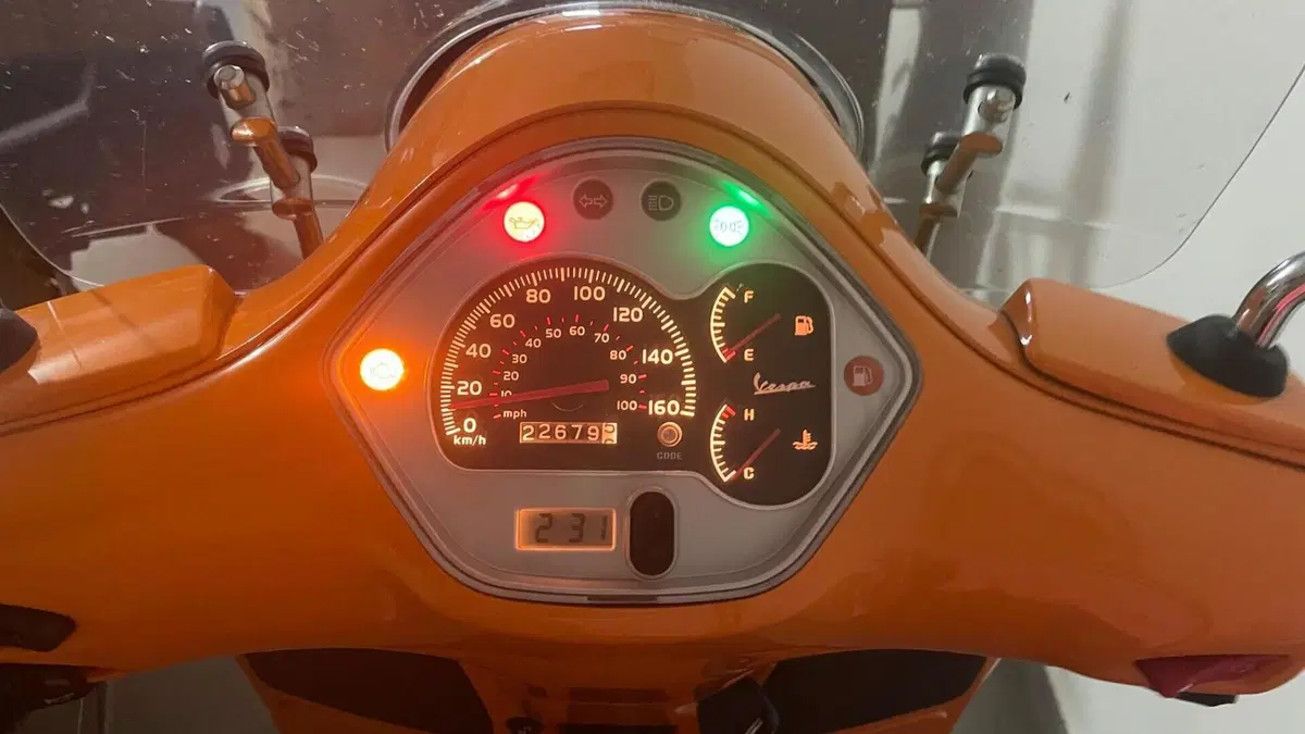 Vespa GTS 300 Super Sport ABS (2010 - 16)  (2)